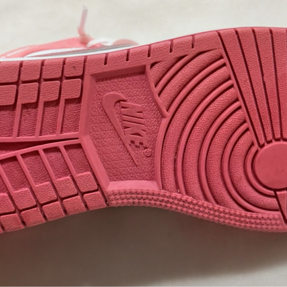 Nike Air Jordan 1 Mid GS Valentine’s Day 2023>Coral Chalk Pink White 7.5 Womens - Picture 3 of 4
